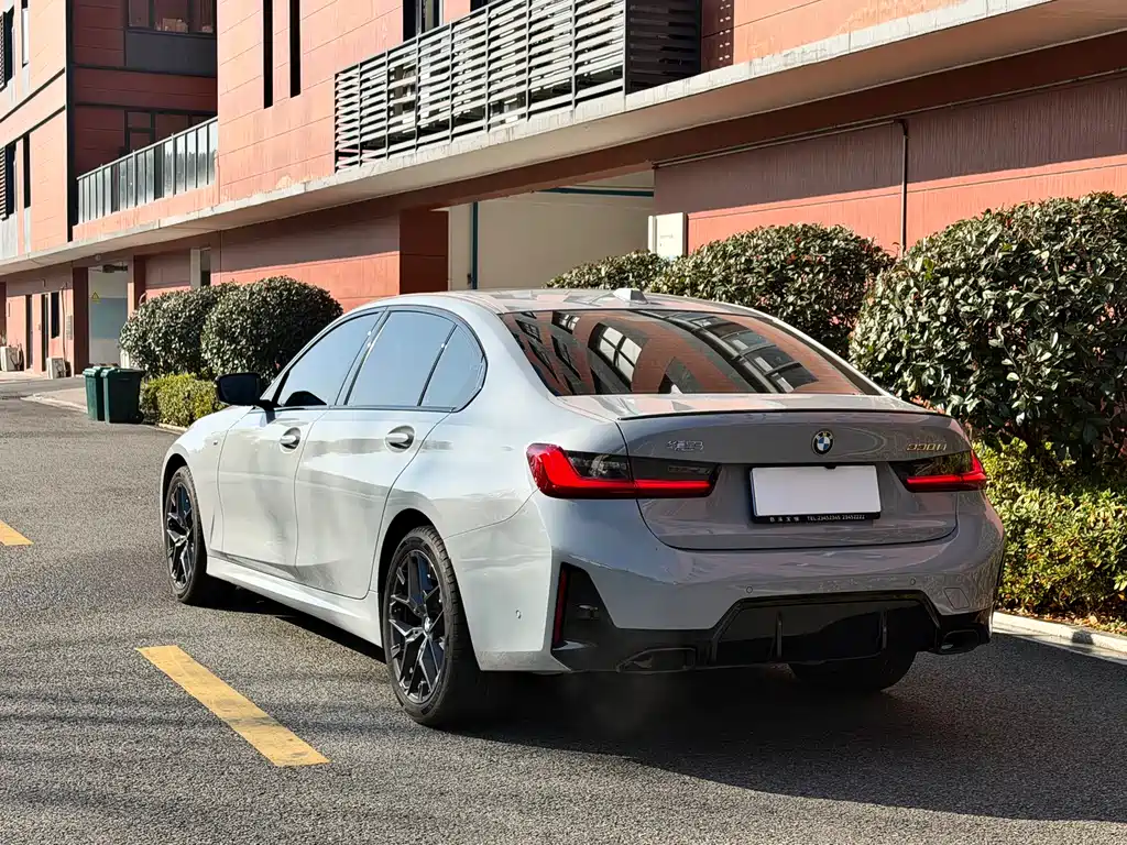 BMW 3 Series 2025 — фото 14