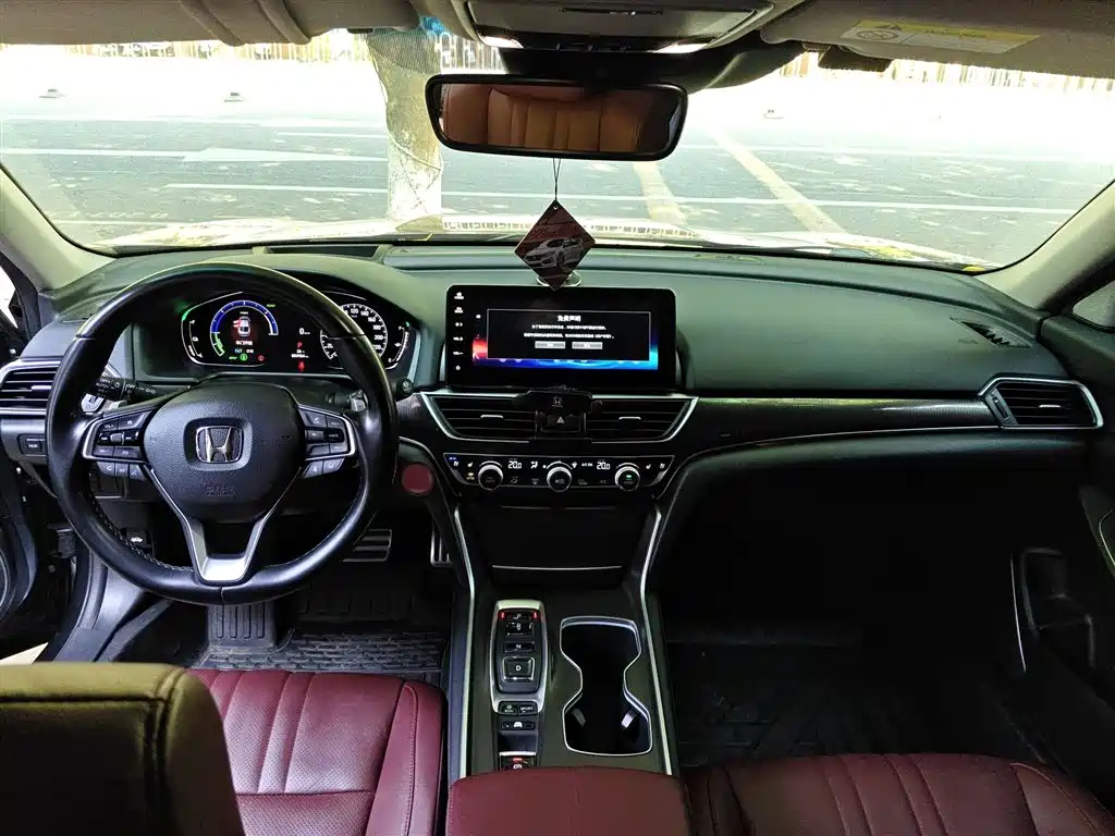 Honda Accord 2022 — фото 10