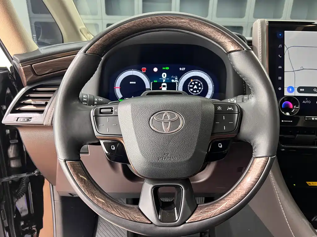Toyota Alphard 2023 — фото 21