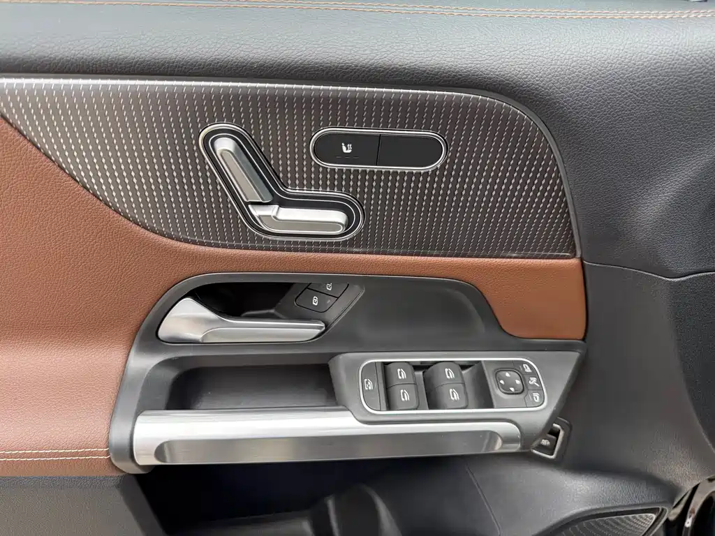 Mercedes-Benz GLB 2021 — фото 18