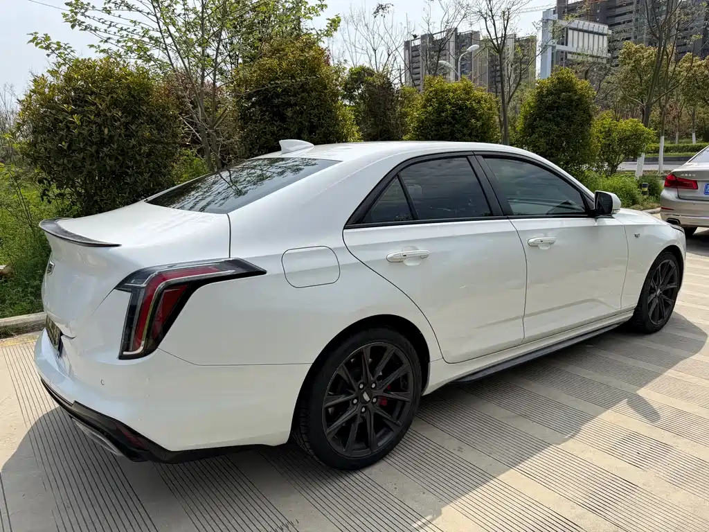 Cadillac CT4 2021 — фото 11