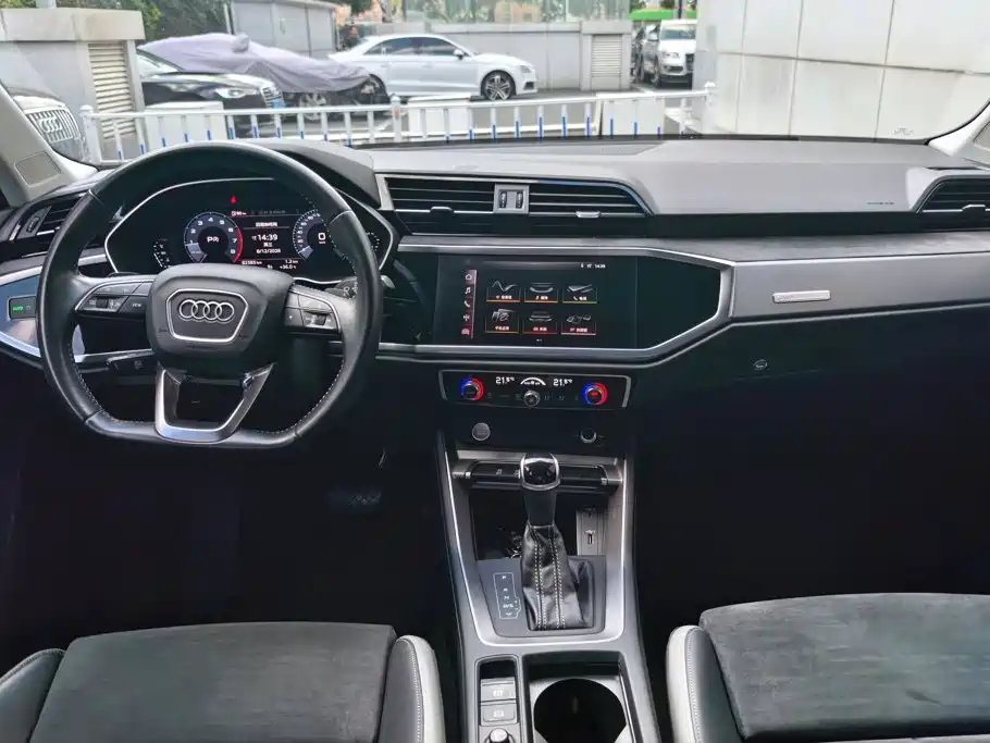 Audi Q3 2020 — фото 12