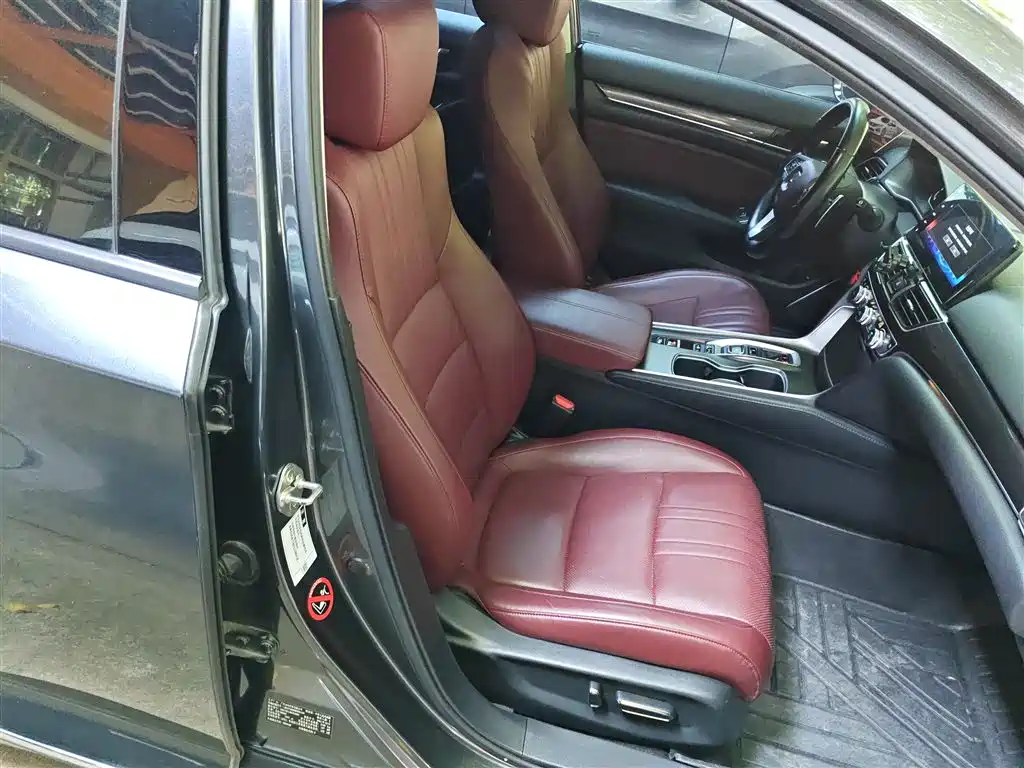Honda Accord 2022 — фото 25