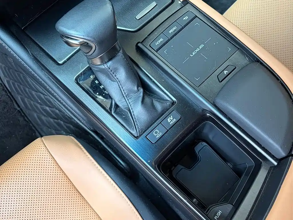 Lexus ES 2022 — фото 14