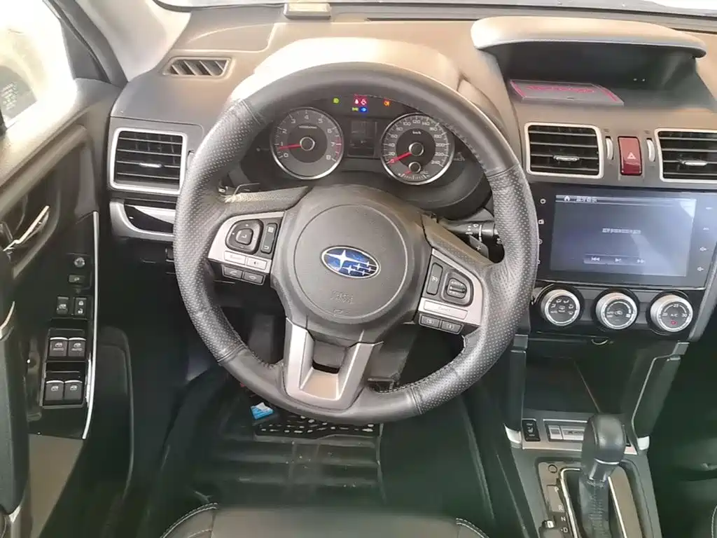 Subaru Forester 2016 — фото 11