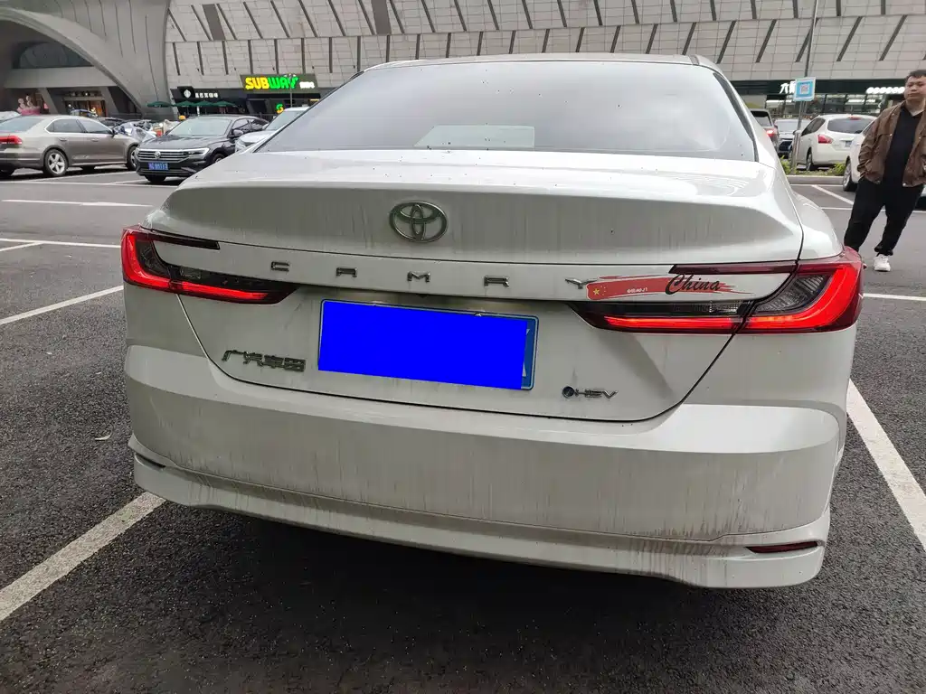 Toyota Camry 2024 — фото 4