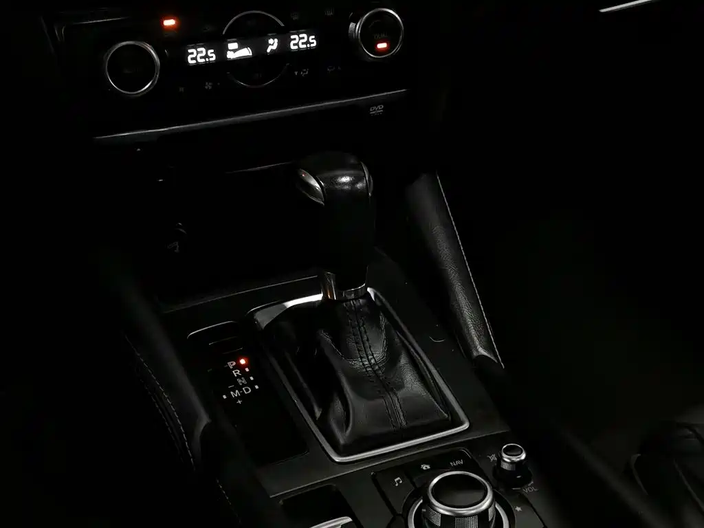 Mazda Atenza 2018 — фото 13