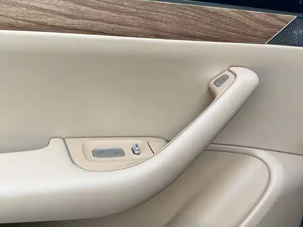 Luxeed R7 2025