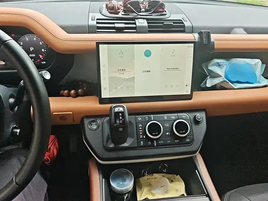 Land Rover Defender 2024 — фото 13