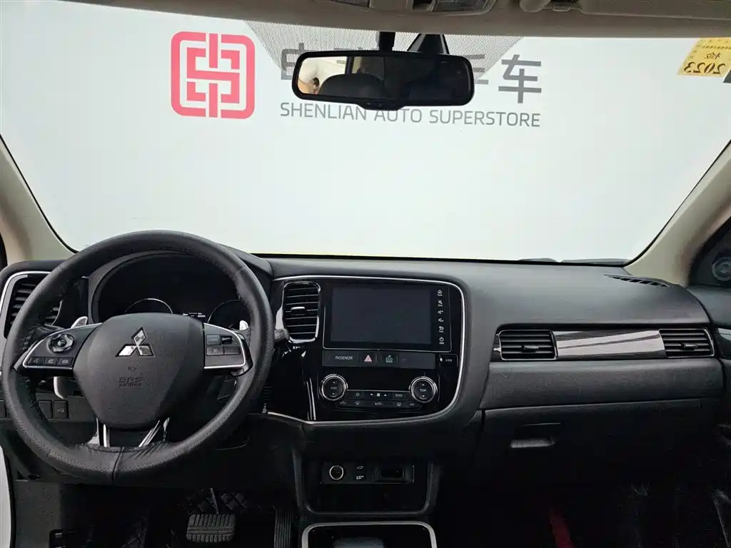 Mitsubishi Outlander 2019 — фото 15