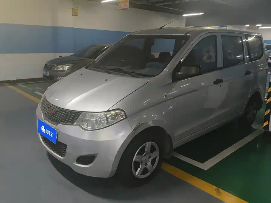 Wuling Hongguang 2014 — фото 1