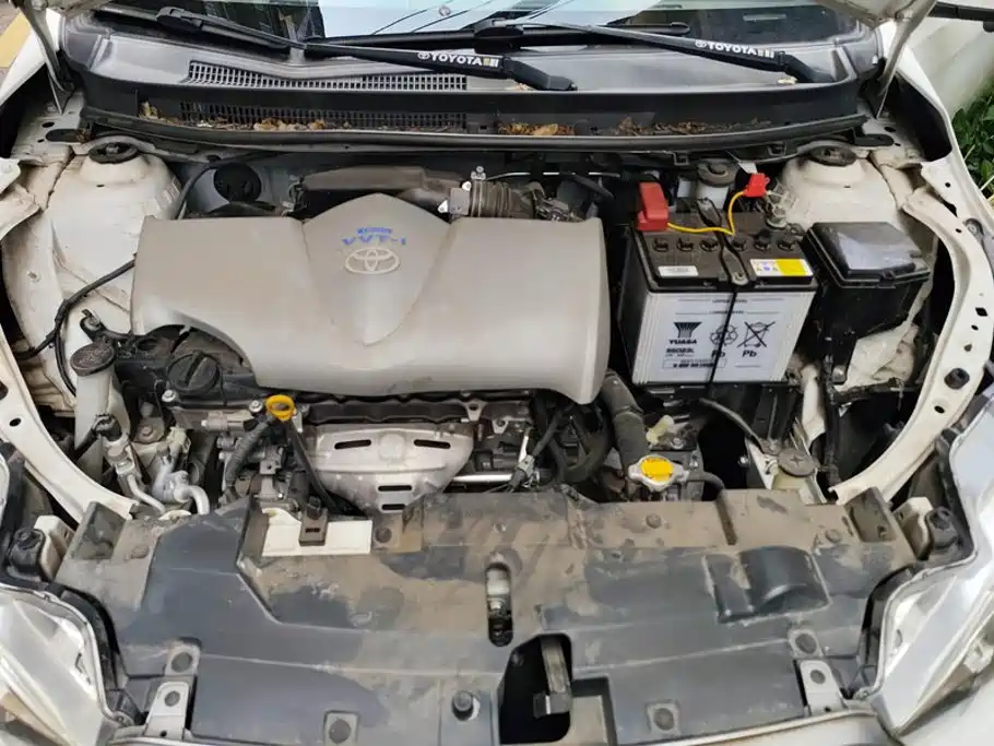 Toyota Yaris L 2015 — фото 10