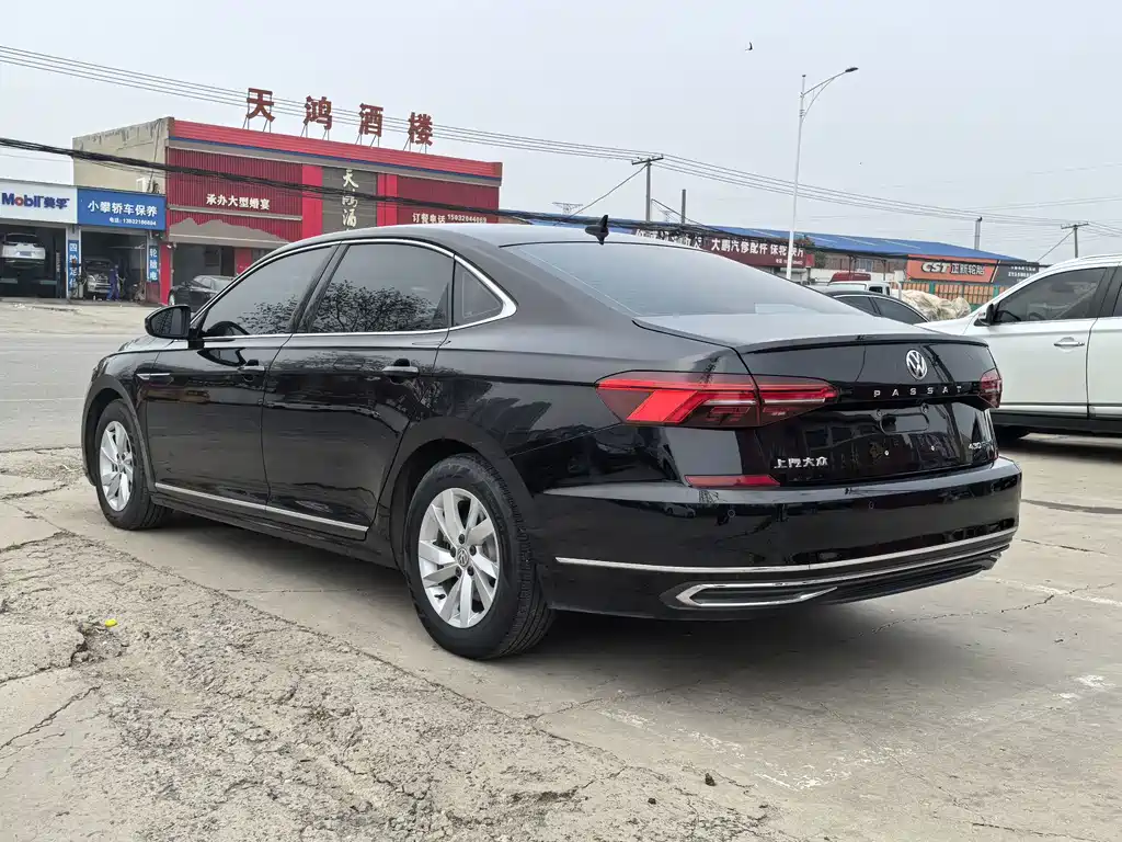 Volkswagen Passat Plug-In Hybrid 2020 — фото 3