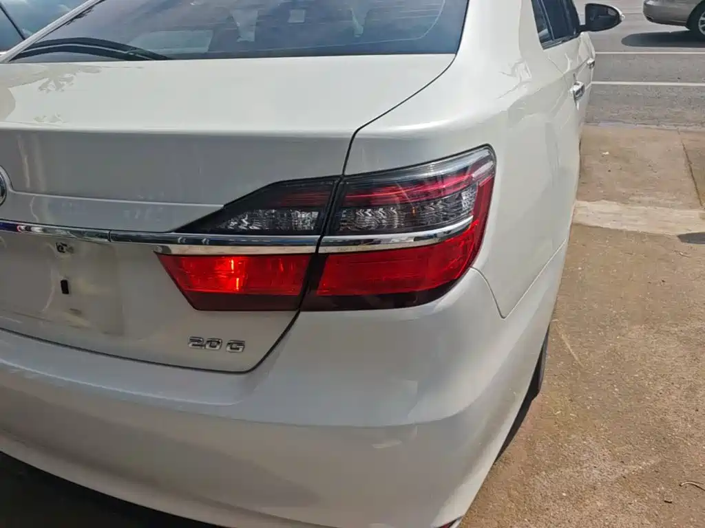 Toyota Camry 2015 — фото 8