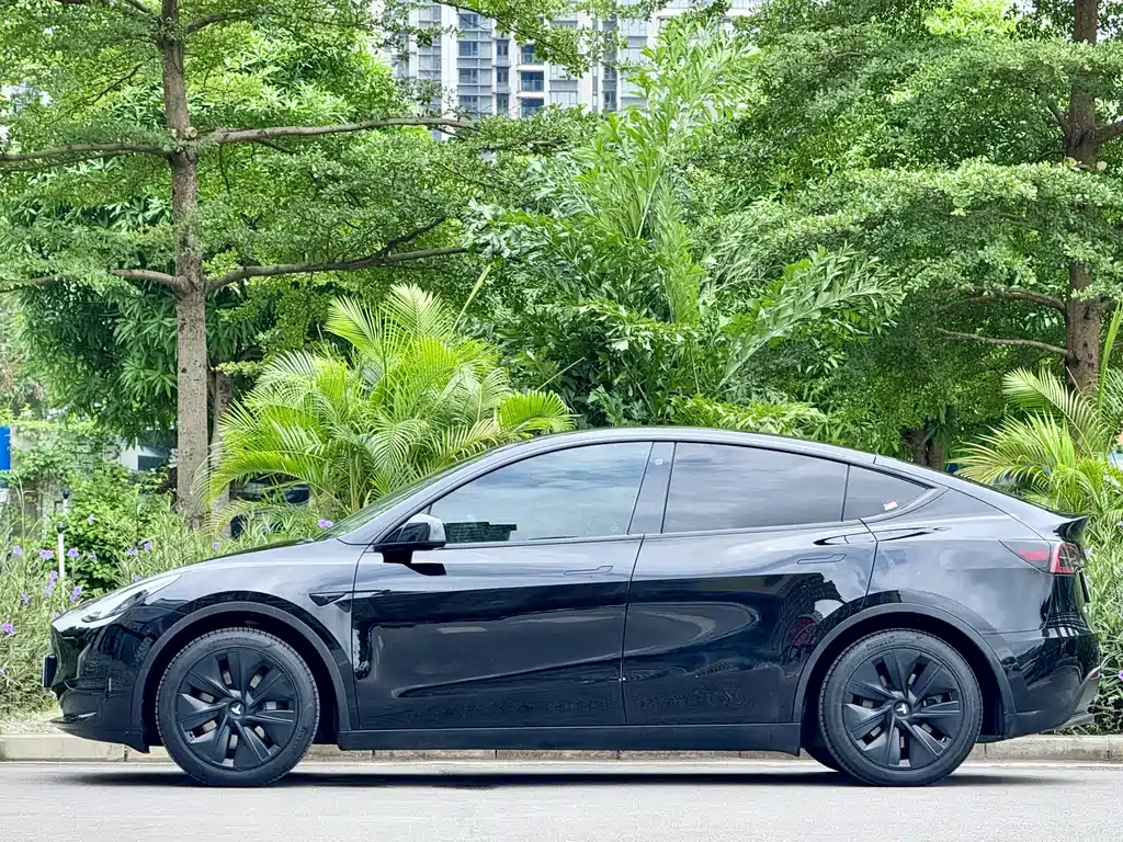 Tesla Model Y 2022 — фото 5