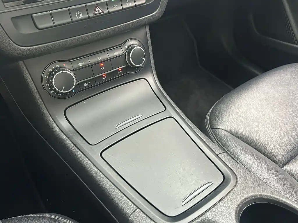 Mercedes-Benz B-Class 2015 — фото 15