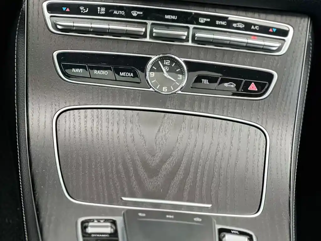 Mercedes-Benz E-Class 2020 — фото 11