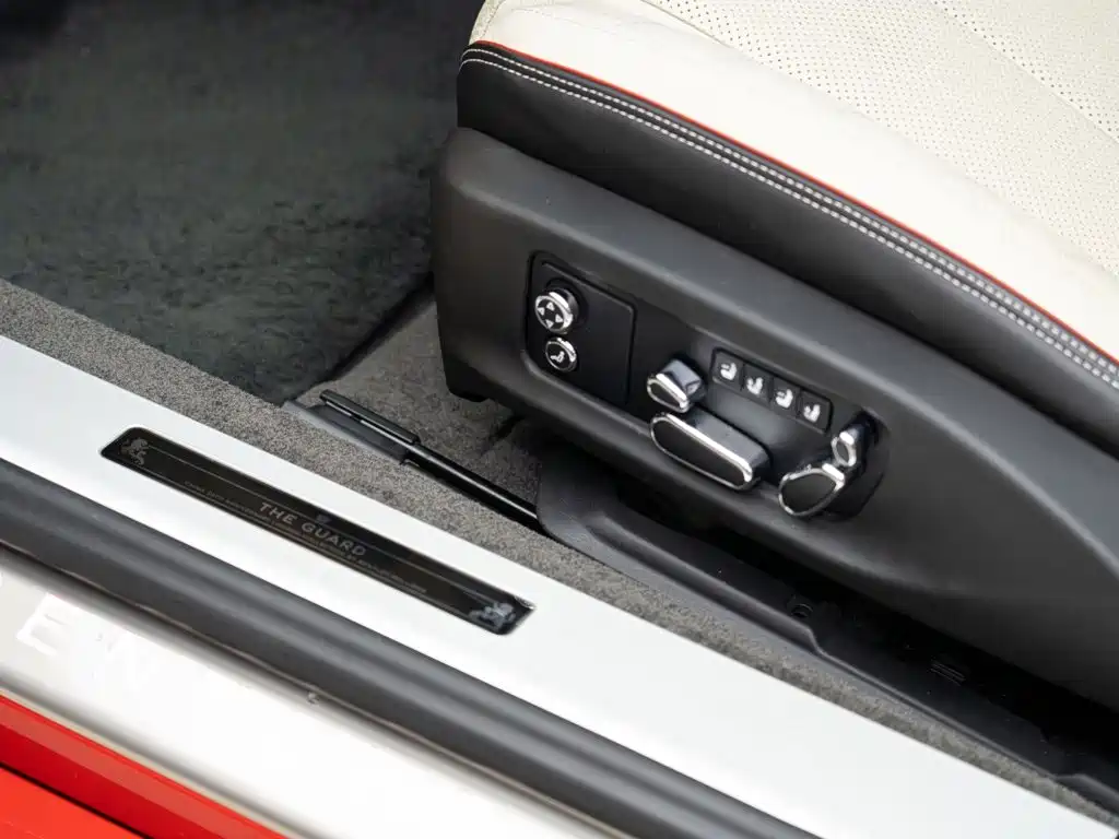 Bentley Continental 2023 — фото 12