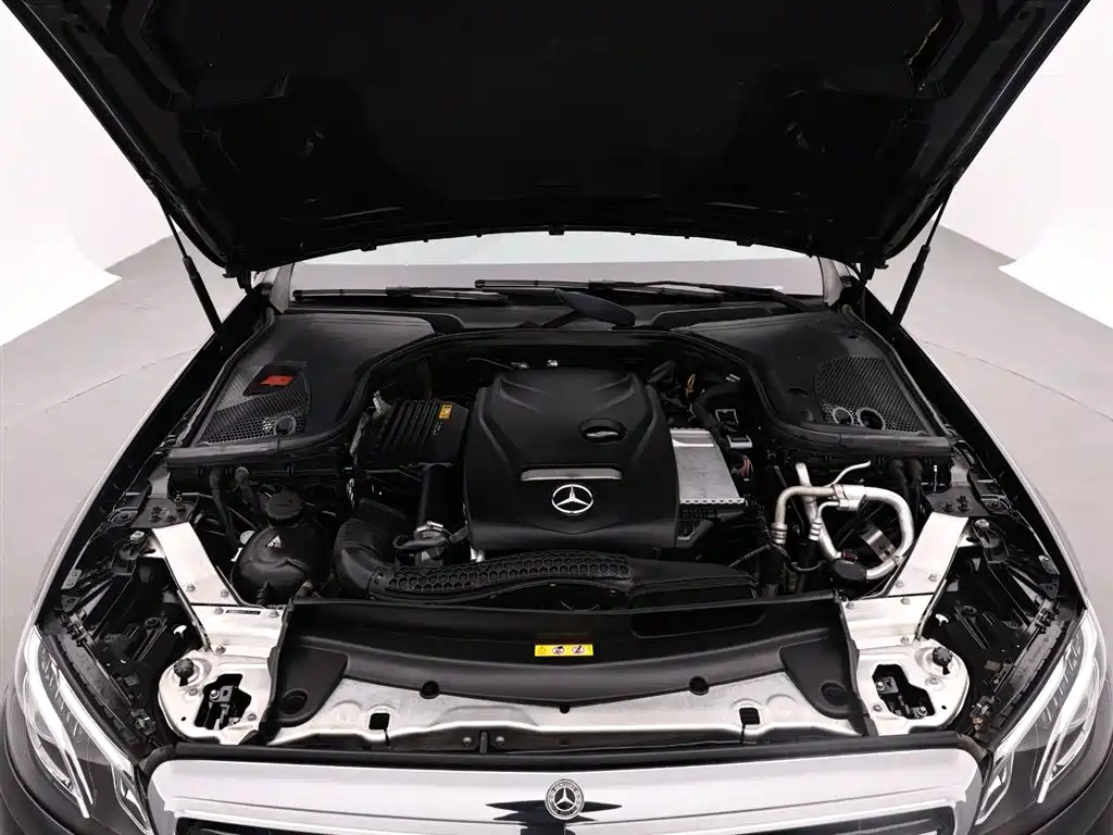 Mercedes-Benz E-Class 2019 — фото 17