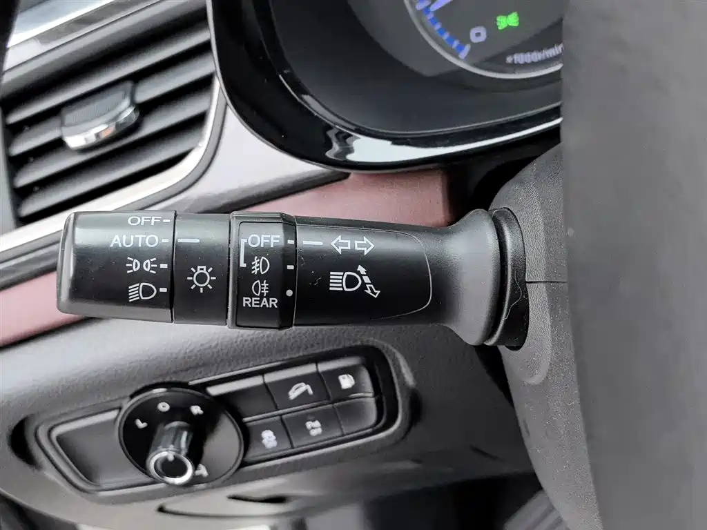 GAC Motor Trumpchi GS8 2017 — фото 21