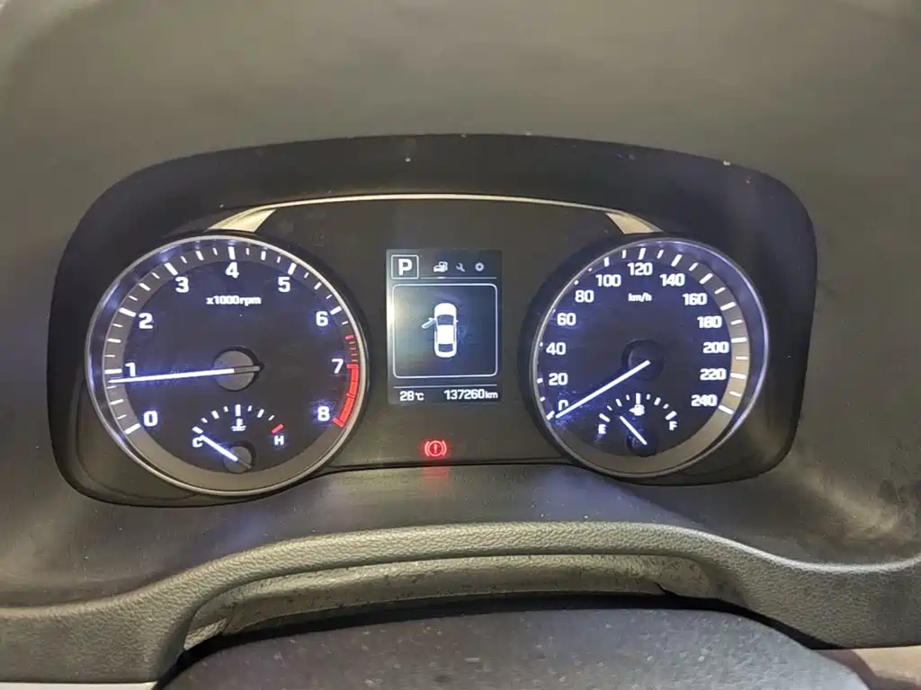 Hyundai Elantra 2016 — фото 12