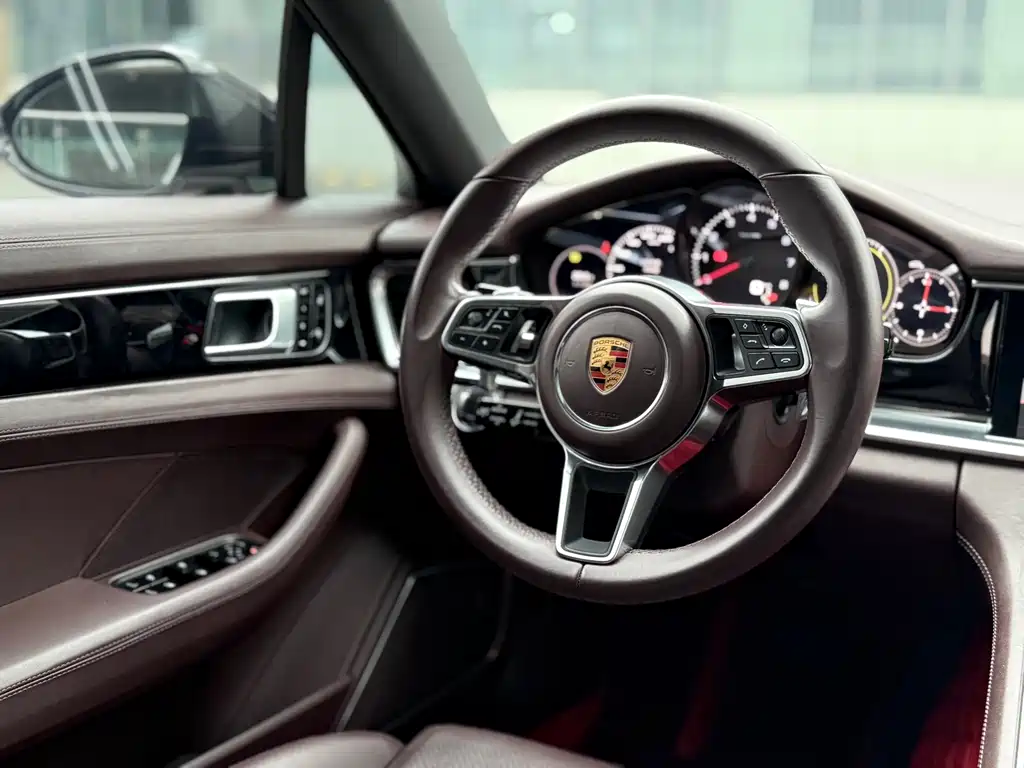 Porsche Panamera 2018 — фото 8