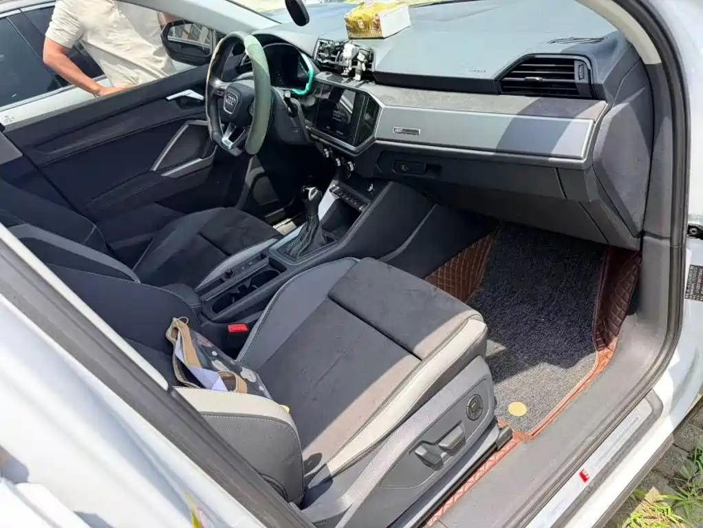 Audi Q3 2023 — фото 10