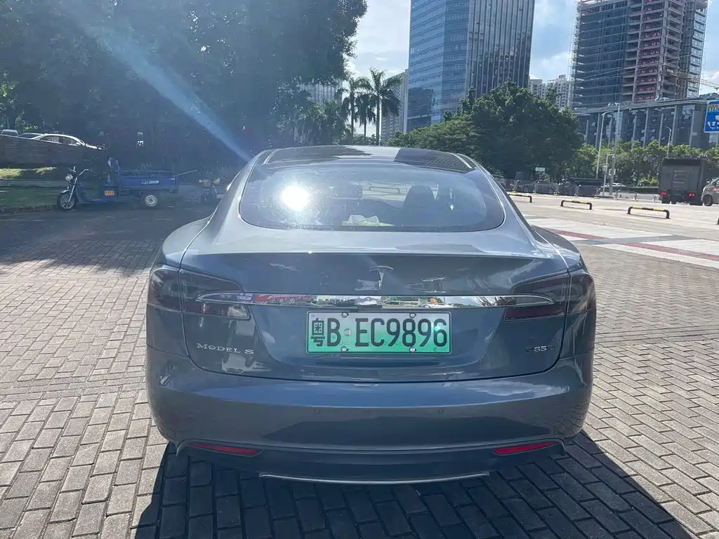 Tesla Model S 2015 — фото 8