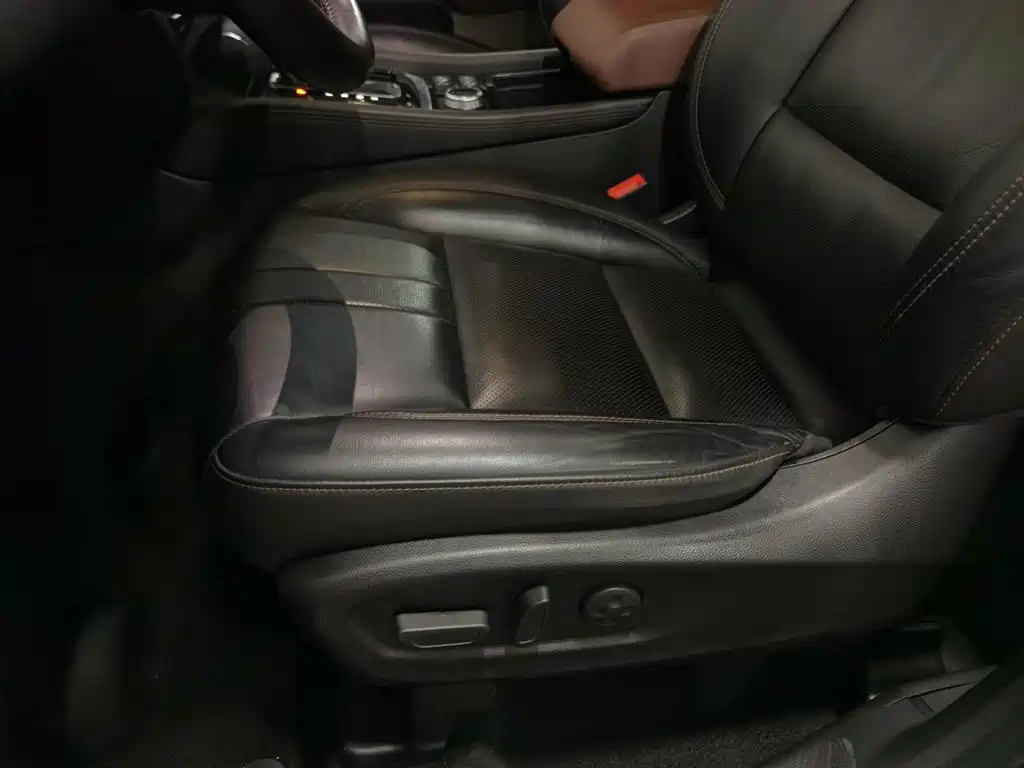GAC Trumpchi GS8 2018 — фото 20
