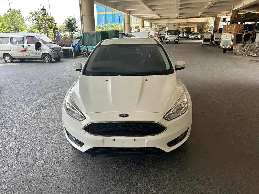 Ford Focus 2017 — фото 1