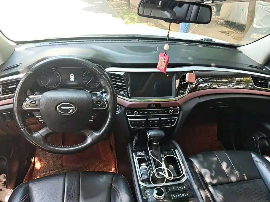 GAC Trumpchi GS8 2018 — фото 12