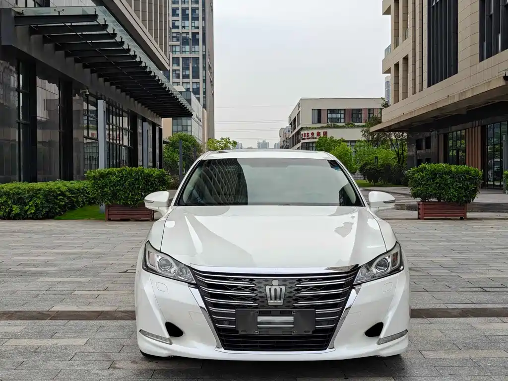 Toyota Crown 2016 — фото 3