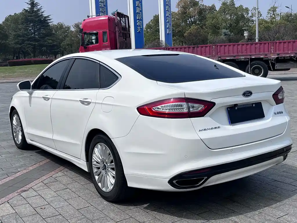 Ford Mondeo 2014 — фото 6