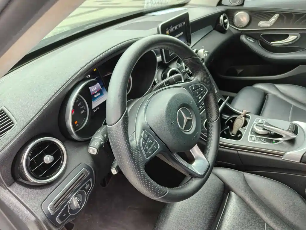 Mercedes-Benz C-Class 2018 — фото 11