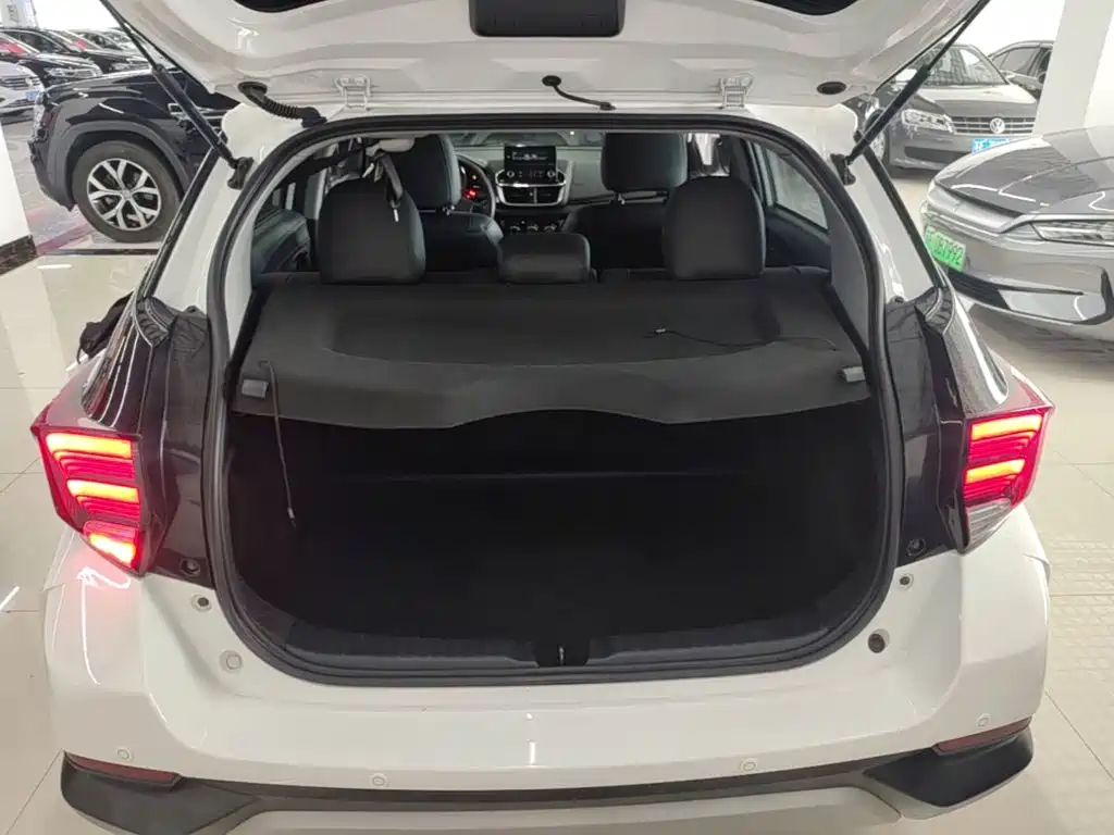 Toyota Yaris L 2019 — фото 19