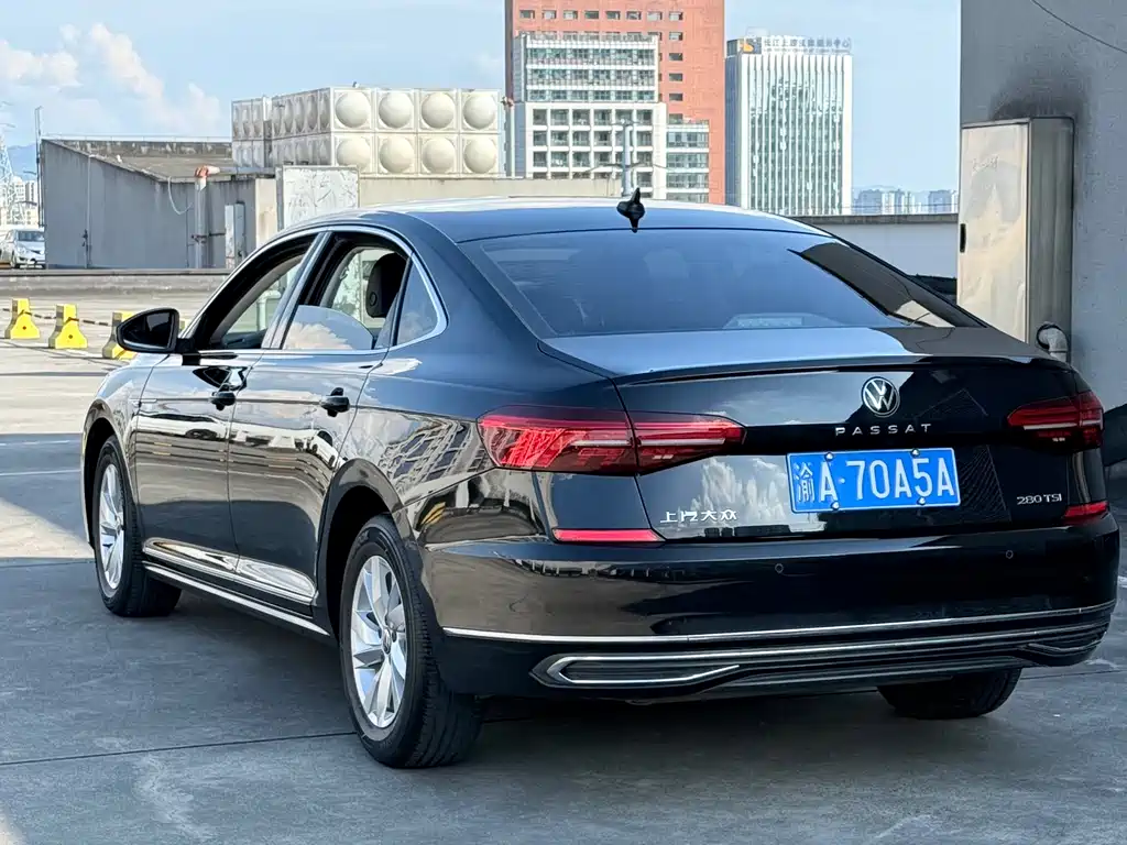 Volkswagen Passat 2021 — фото 15
