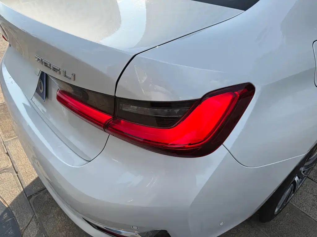 BMW 3 Series 2019 — фото 38