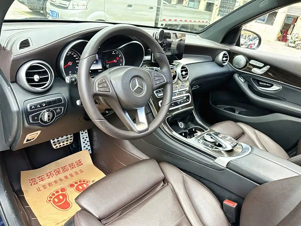 Mercedes-Benz GLC 2016 — фото 13