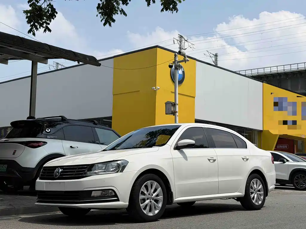 Volkswagen Lavida 2015