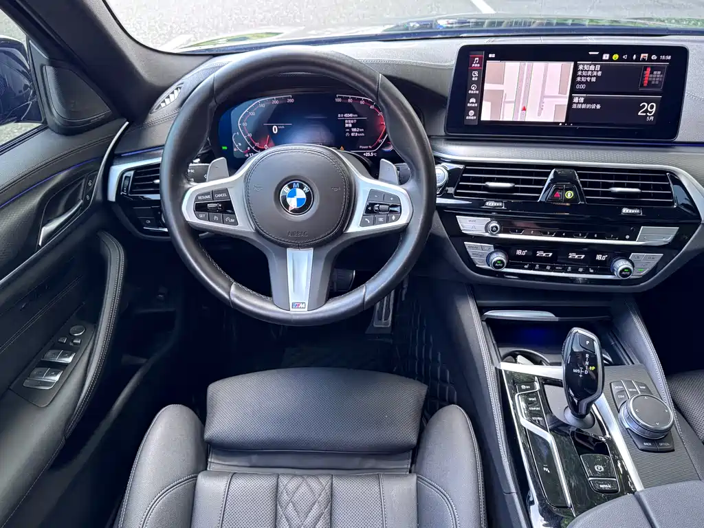 BMW 5 Series 2023 — фото 13