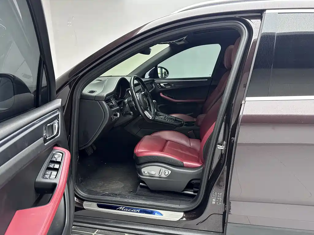 Porsche Macan 2019 — фото 16