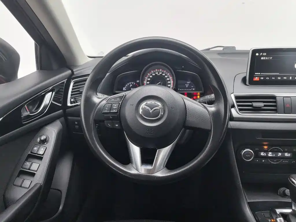 Mazda 3 Axela 2016 — фото 11