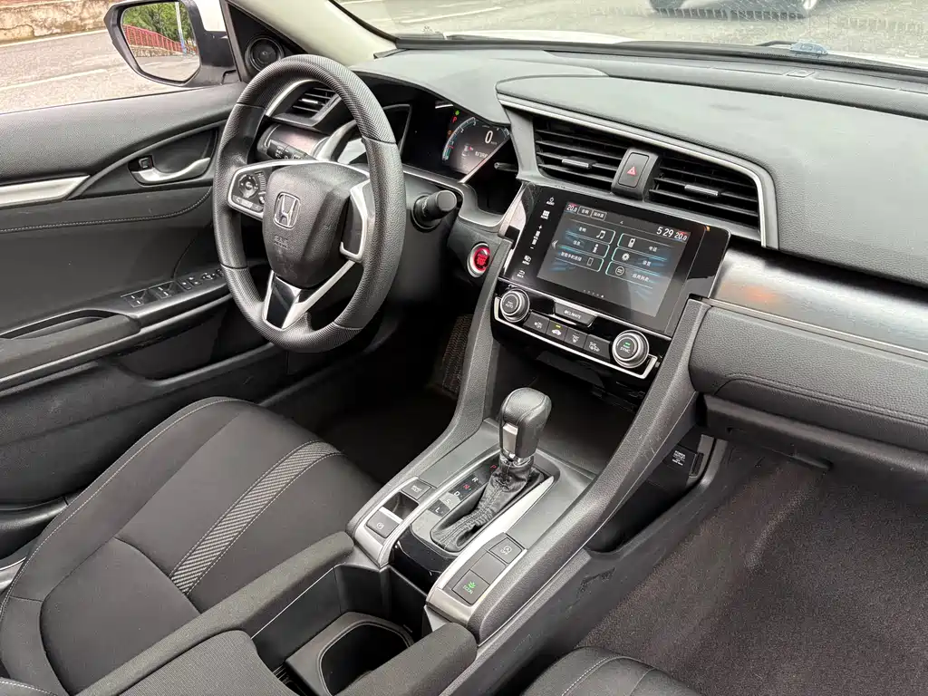 Honda Civic 2019 — фото 15
