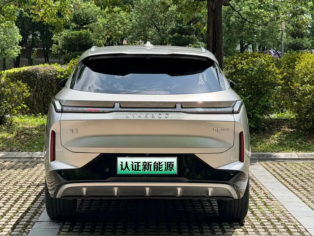 Lynk & Co 08 EM-P 2023 — фото 16