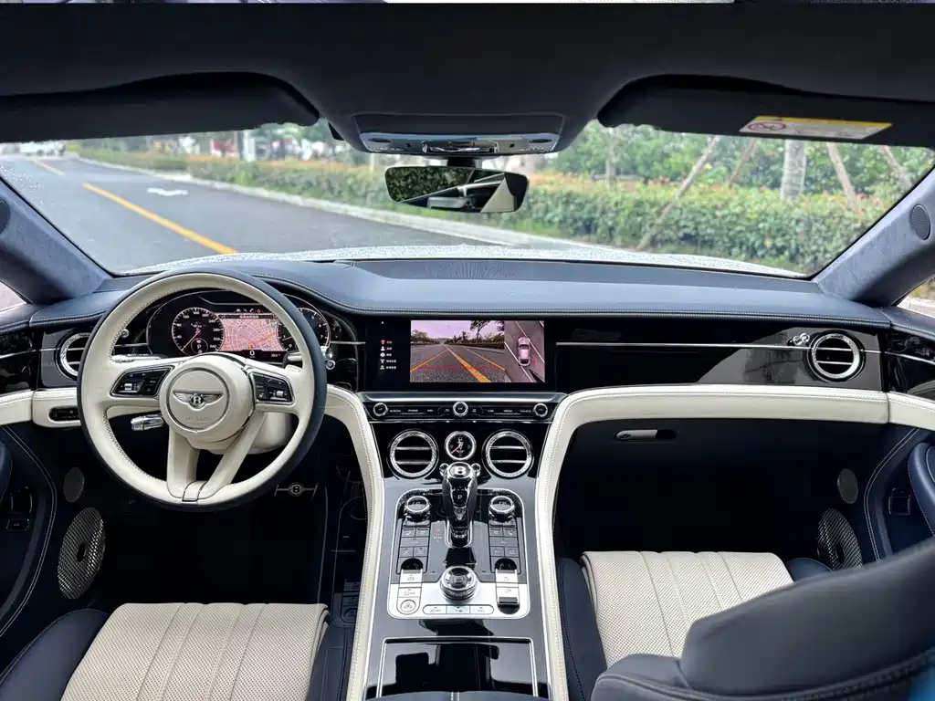 Bentley Continental 2023