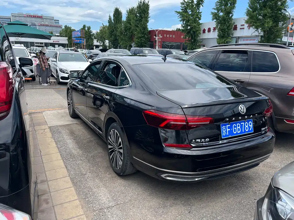 Volkswagen Passat 2019 — фото 10