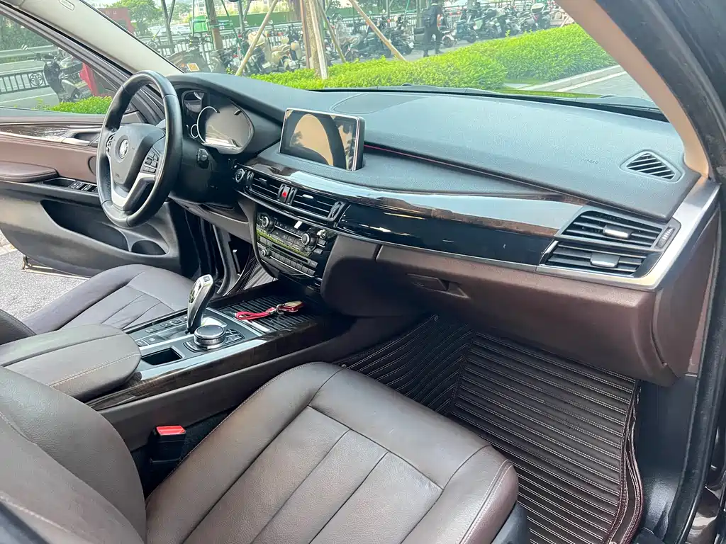 BMW X5 2018 — фото 18