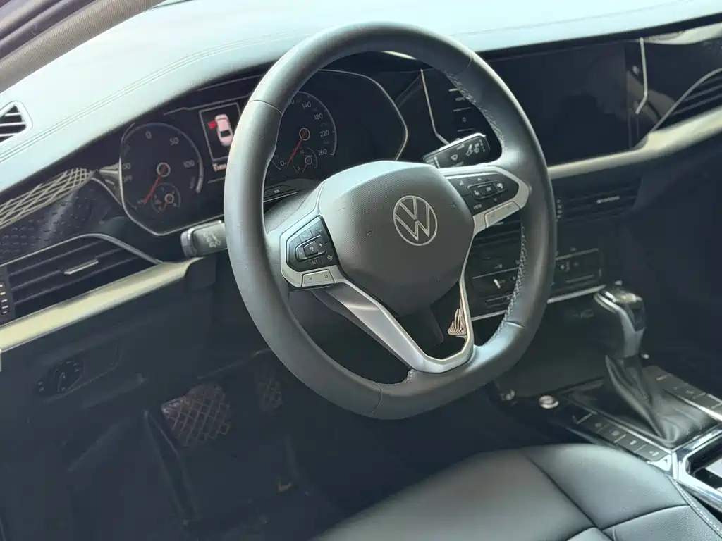 Volkswagen Passat PHEV 2022