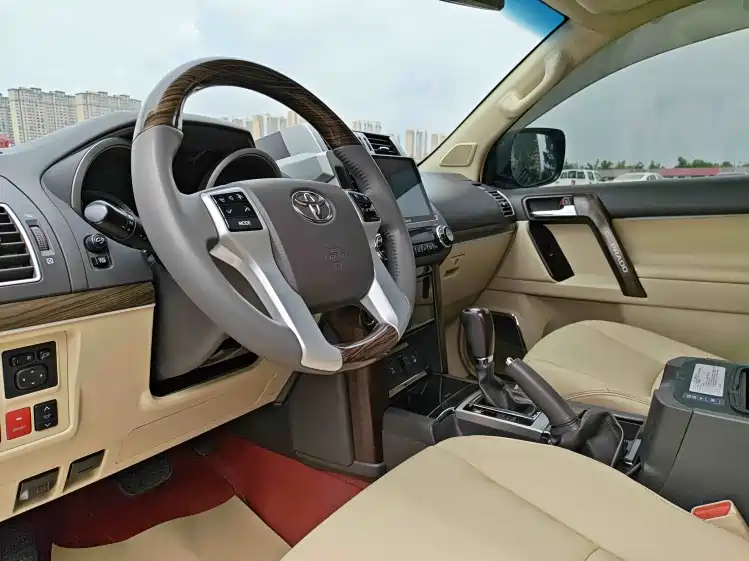 Toyota Prado 2016 — фото 10