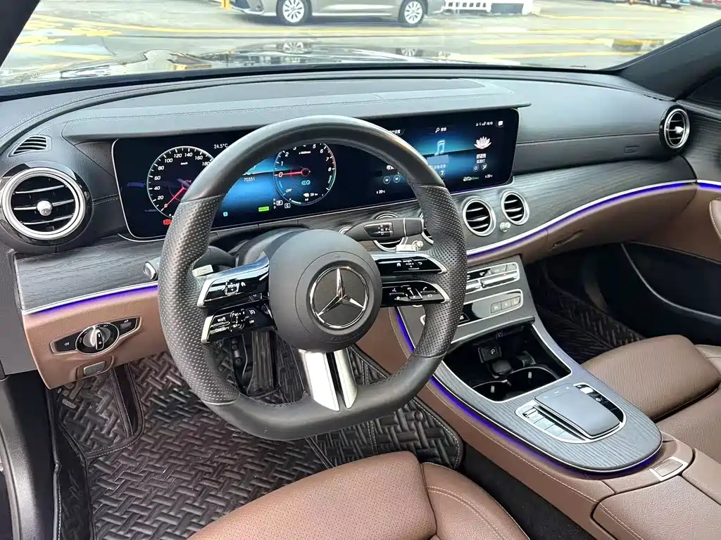 Mercedes-Benz E-Class 2022